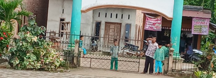 MIN 2 Muaro Jambi Gelar Aksi Bersih Sampah Plastik