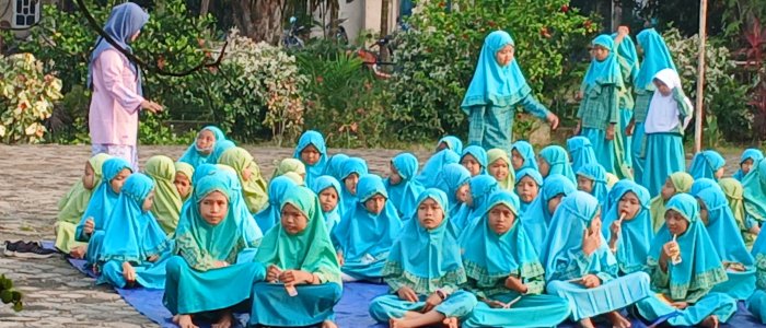 Guru dan Wali Kelas MIN 2 Muaro Jambi Gelar Bacaan Yasin Guru dan Wali Kelas MIN 2 Muaro Jambi Gelar Bacaan Yasin