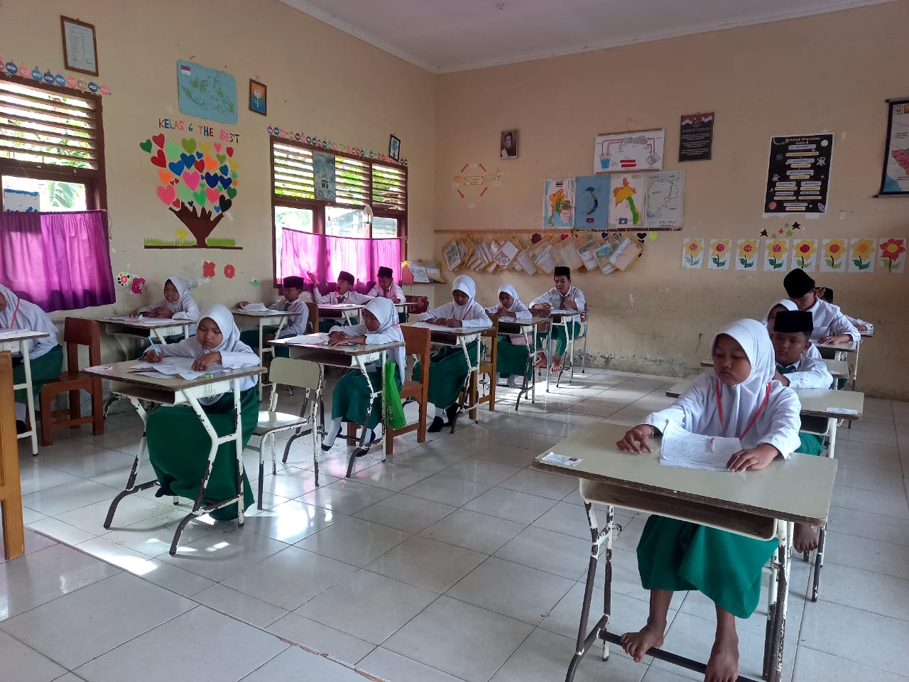 MIN 2 MUARO JAMBI MELAKSANAKAN UJIAN