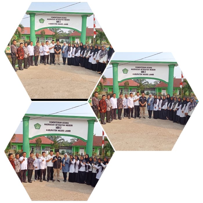 Sesi Foto Bersama Tutup Visitasi Akreditasi MIN 2 Muaro Jambi