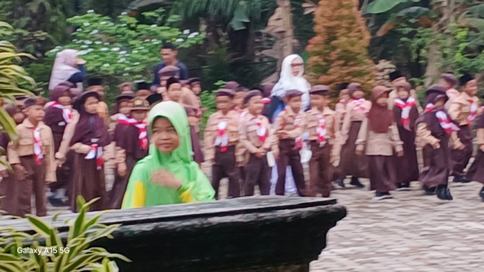 Guru MIN 2 Muaro Jambi Laksanakan Senam Pagi Rutin Guru MIN 2 Muaro Jambi Laksanakan Senam Pagi Rutin