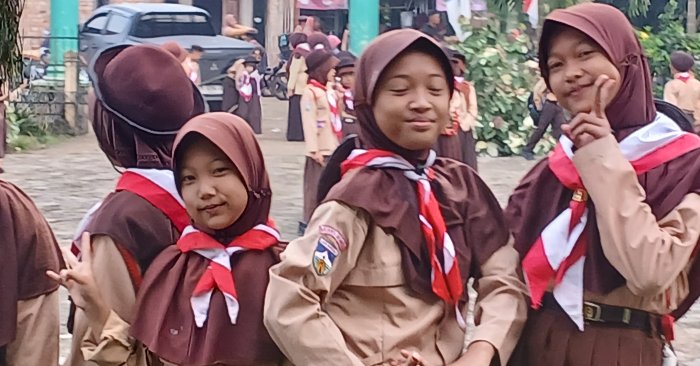 Keceriaan Siswa MIN 2 Muaro Jambi Jelang Pramuka Keceriaan Siswa MIN 2 Muaro Jambi Jelang Pramuka