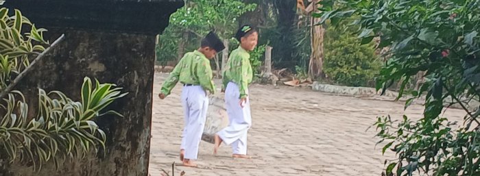 Siswa MIN 2 Muaro Jambi Galakkan Kebersihan Sekolah