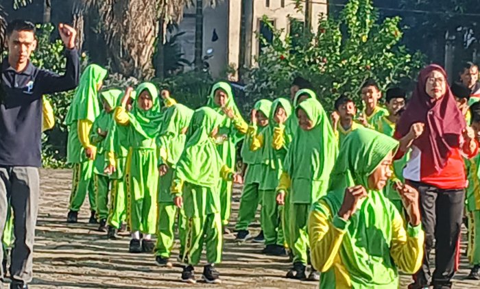 Guru dan Siswa MIN 2 Muaro Jambi Gelar Senam Pagi Bersama Guru dan Siswa MIN 2 Muaro Jambi Gelar Senam Pagi Bersama