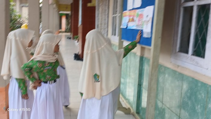 Siswa MIN 2 Muaro Jambi Lakukan Kunjungan Edukatif ke Gambar Madin