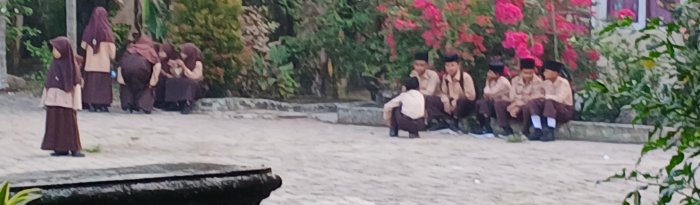 Kebersamaan Siswa MIN 2 Muaro Jambi Jelang Senam Sehat Kebersamaan Siswa MIN 2 Muaro Jambi Jelang Senam Sehat