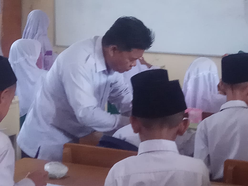 MIN 2 MUARO JAMBI MELAKSANAKAN PELAJARAN P5 DI KELAS 3 MIN 2 MUARO JAMBI MELAKSANAKAN PELAJARAN P5 DI KELAS 3