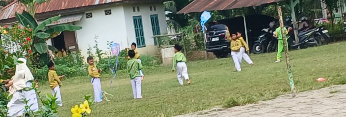 MIN 2 Muaro Jambi Dorong Pelestarian Permainan Layang-Layang