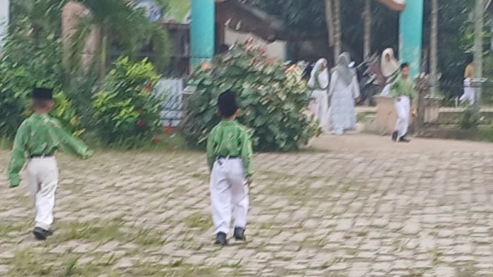 Ujian Semester Hari Ketiga di MIN 2 Muaro Jambi Berjalan Lancar