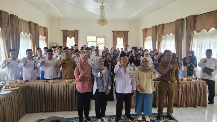 Kepala MIN 2 Muaro Jambi Ikuti Rapat Kerja Kemenag