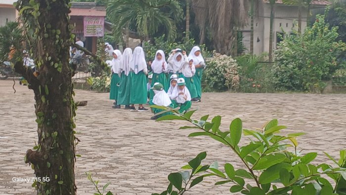 Siswa MIN 2 Muaro Jambi Gelar kumpul Jelang Upacara Bendera 