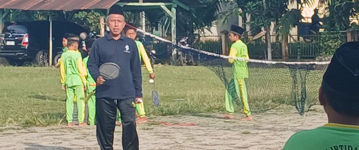 Guru PJOK Terapkan Pembelajaran Luar Kelas di Desa Tarikan Guru PJOK Terapkan Pembelajaran Luar Kelas di Desa Tarikan