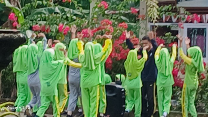 Siswa MIN 2 Muaro Jambi Gelar Olahraga di Luar Ruangan