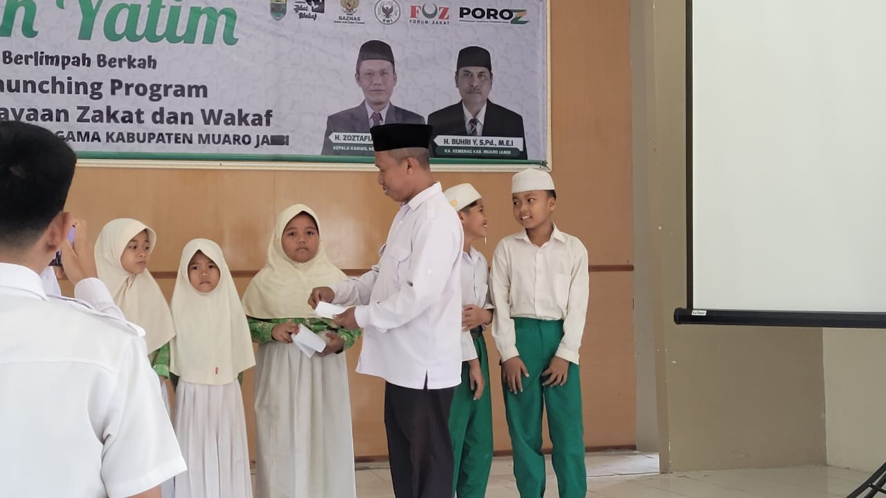 MIN 2 MUARO JAMBI MEMPERINGATI LEBARAN YATIM PADA 10 MUHARRAM 1446 H MIN 2 MUARO JAMBI MEMPERINGATI LEBARAN YATIM PADA 10 MUHARRAM 1446 H