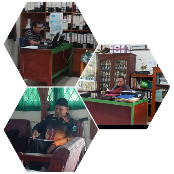 Staf Dan Operator MIN 2 Muaro Jambi Tetap Beri Pelayanan Saat Libur Sekolah Staf Dan Operator MIN 2 Muaro Jambi Tetap Beri Pelayanan Saat Libur Sekolah
