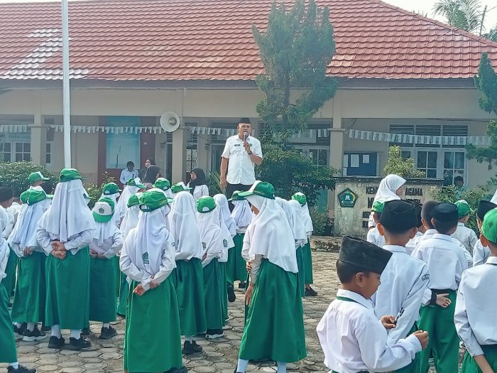 MIN 2 Muaro Jambi Imbau Siswa Jaga Kebersihan Saat Ujian