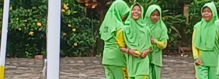 Siswa MIN 2 Muaro Jambi Asah Keterampilan Bola Kecil