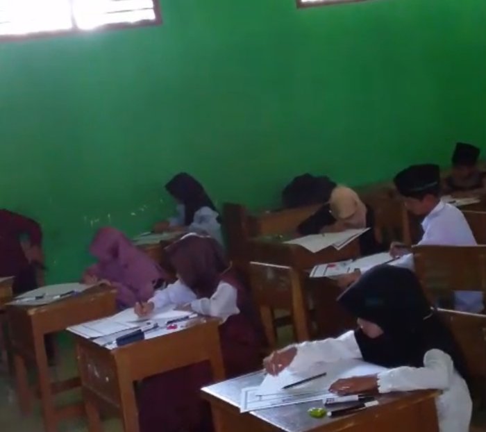 Siswa MIN 2 Muaro Jambi Ikuti Lomba Kaligrafi FASI Desa Tarikan