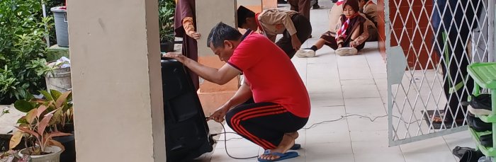 Staf Piket Siapkan Audio Dukung Senam Pagi Rutin