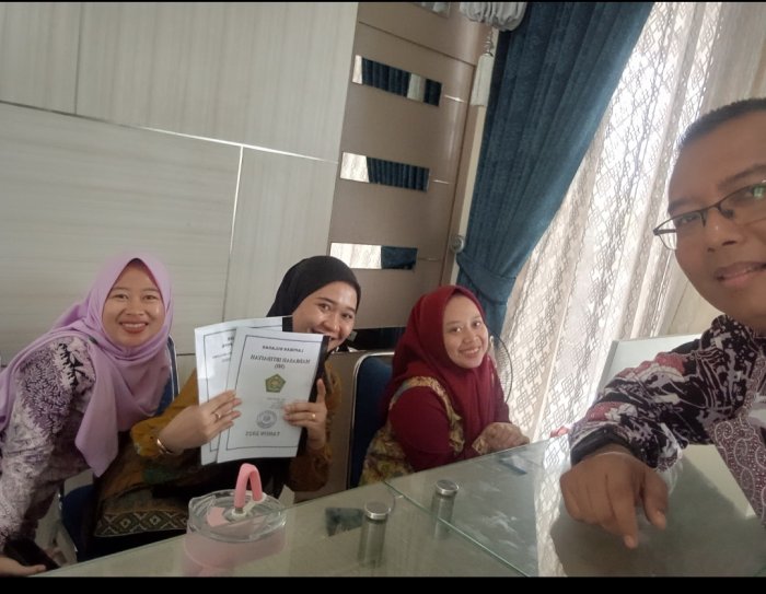 MIN 2 Muaro Jambi Serahkan Laporan Sertifikasi Dan Tunjangan Kinerja ke Kemenag