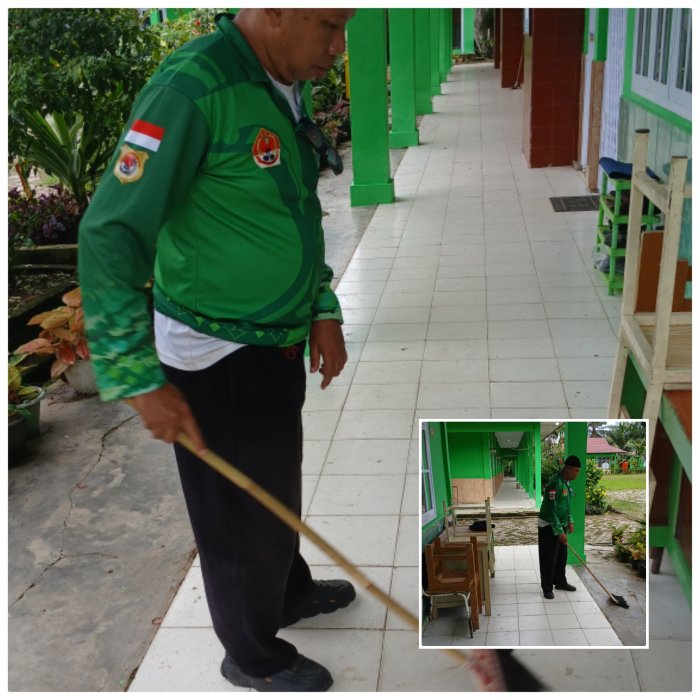 Operator MIN 2 Muaro Jambi Lakukan Piket Kebersihan Saat Libur Semester